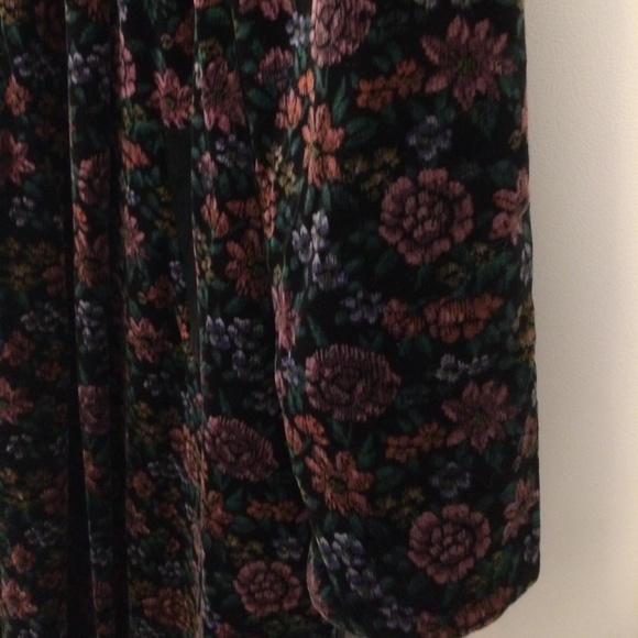 Little Nugget, Gorgeous, Girls size 10/12 winter velvety coat and hat set - Picture 4 of 10